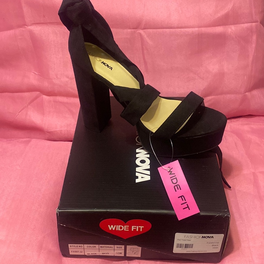 Brand New Super sexy platform heel